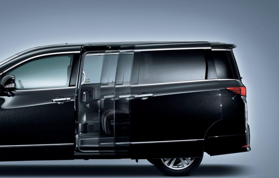  Nissan Elgrand 2011 года  (фото 2 из 44)